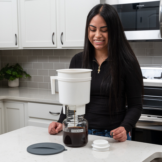 Cold brew coffee draining